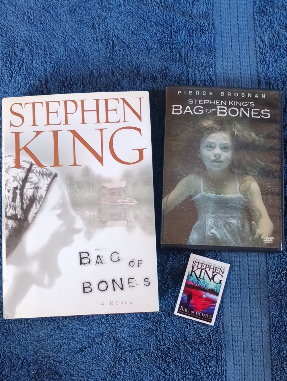 1st Edition 'Bag of Bones' Book - White Cover w/ Dvd & Magnet